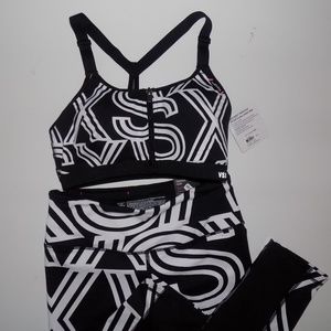 Victoria's secret WIRELESS SPORTS BRA BUNDLE NEW
